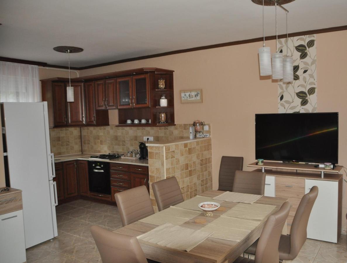 Gyorszem Apartman المظهر الخارجي الصورة