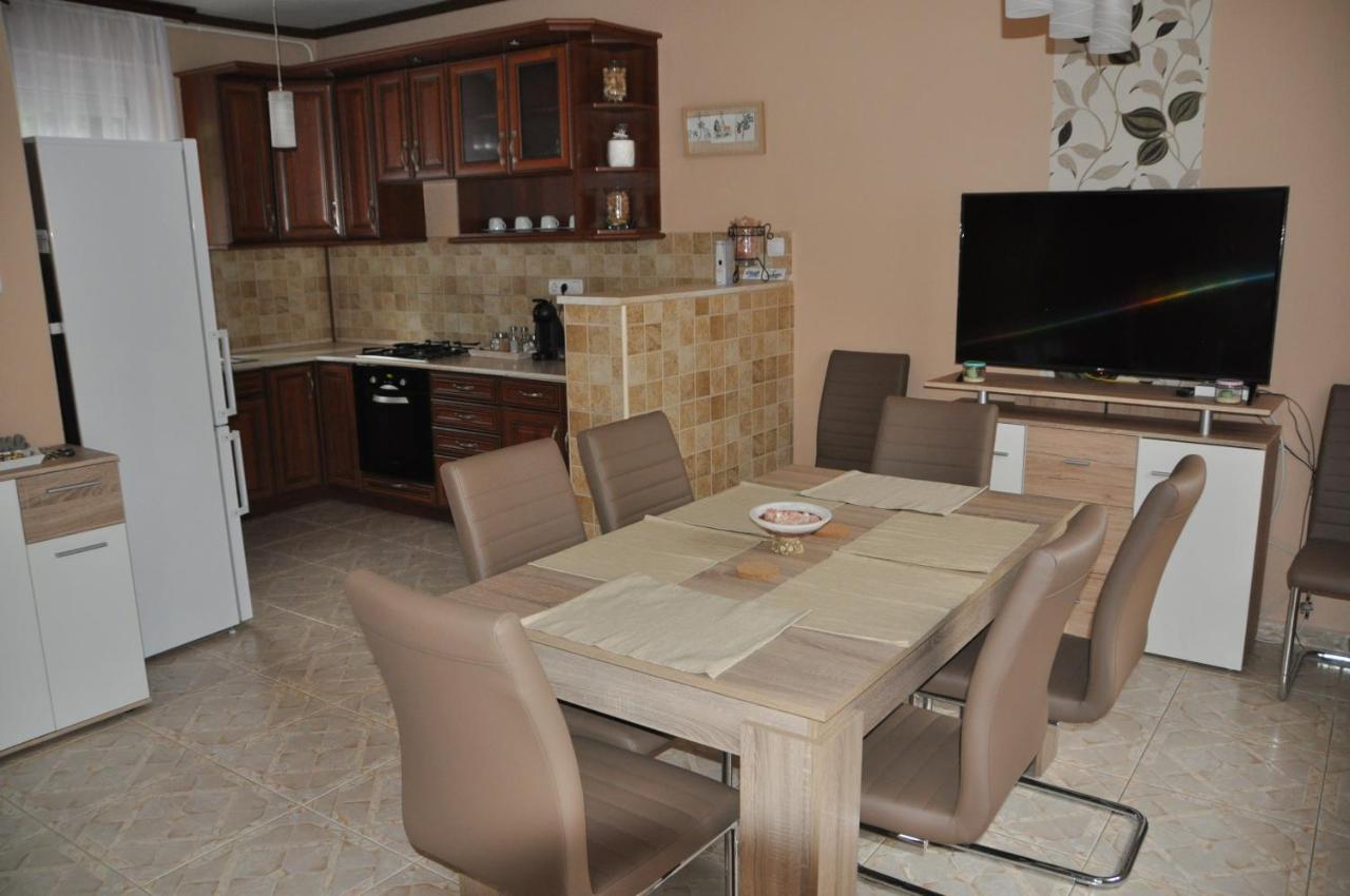 Gyorszem Apartman المظهر الخارجي الصورة